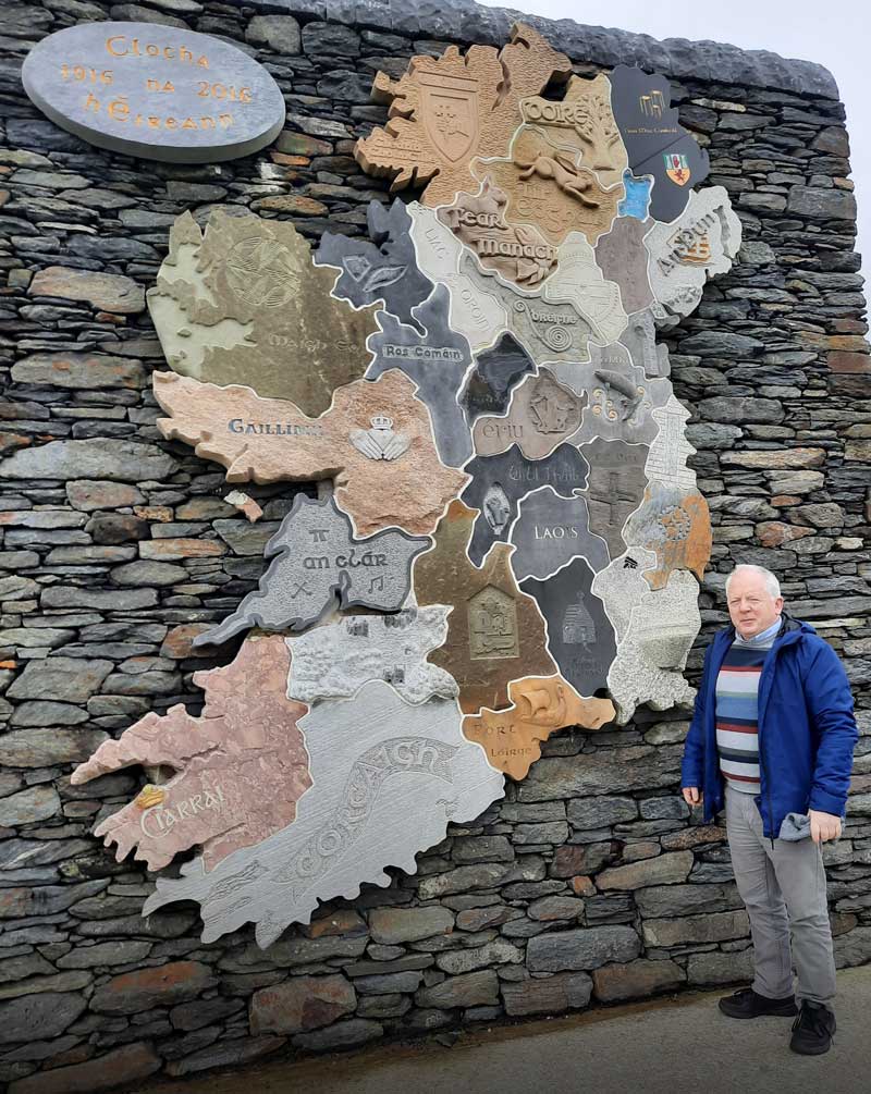 Peter McLaughlin, Eggman Tours, tour guide photo with map of Ireland